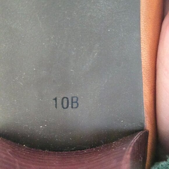 Talbots NWT Stunning Y2K Caramel Leather Fringe Logo Heels Size 10B - Picture 7 of 8